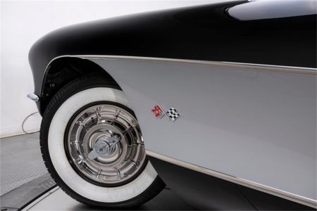 19641367-1957-chevrolet-corvette-std