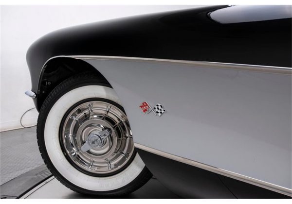19641367-1957-chevrolet-corvette-std